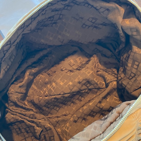 BALLY Y2K lamb skin Beige Shoulder Bag with Gold Accents COA - Picture 3 of 12